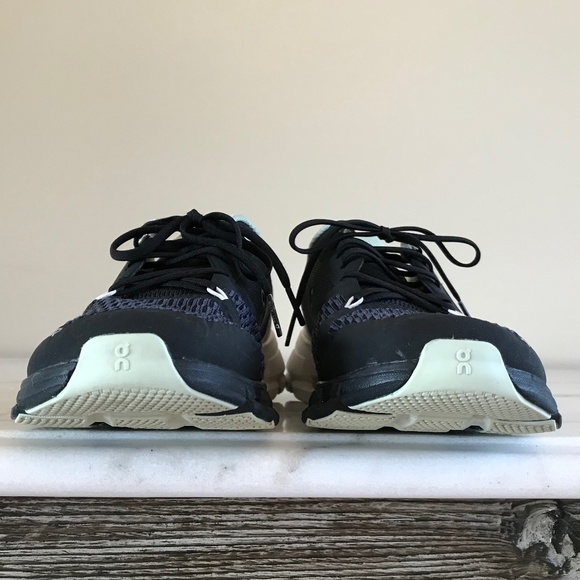 ON CLOUD FLYER RUNNING SHOES - Picture 2 of 13